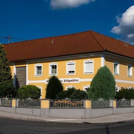 Gaestehaus Stoegmueller Asten Bagian luar foto