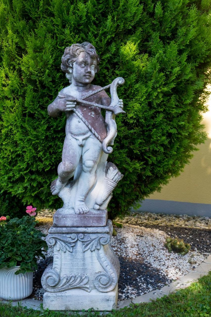 Gaestehaus Stoegmueller Asten Bagian luar foto
