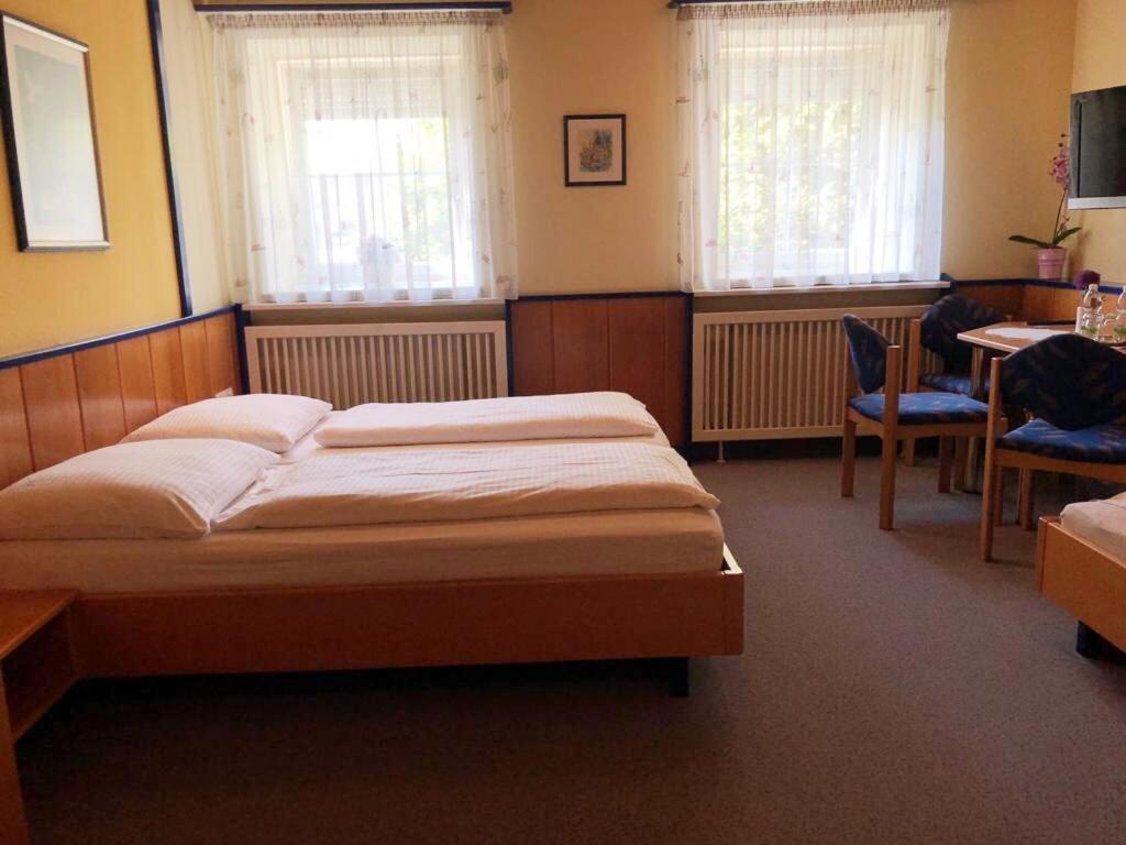 Gaestehaus Stoegmueller Asten Bagian luar foto